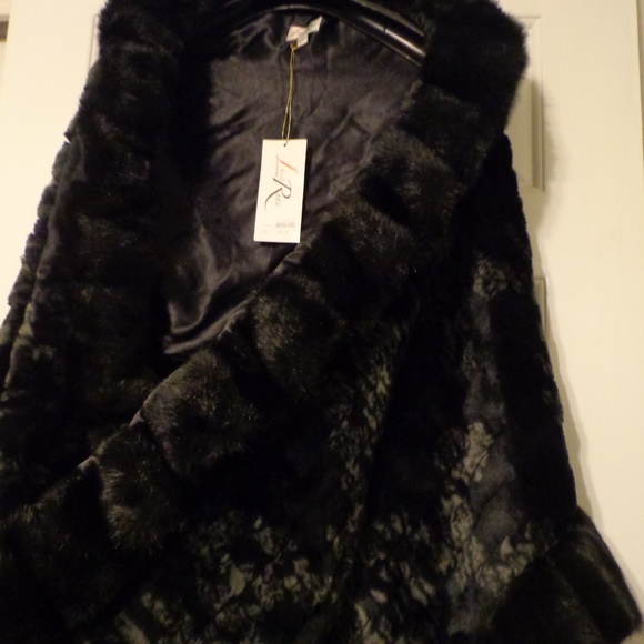 Faux Fur Stole for Winter!! - Picture 3 of 9